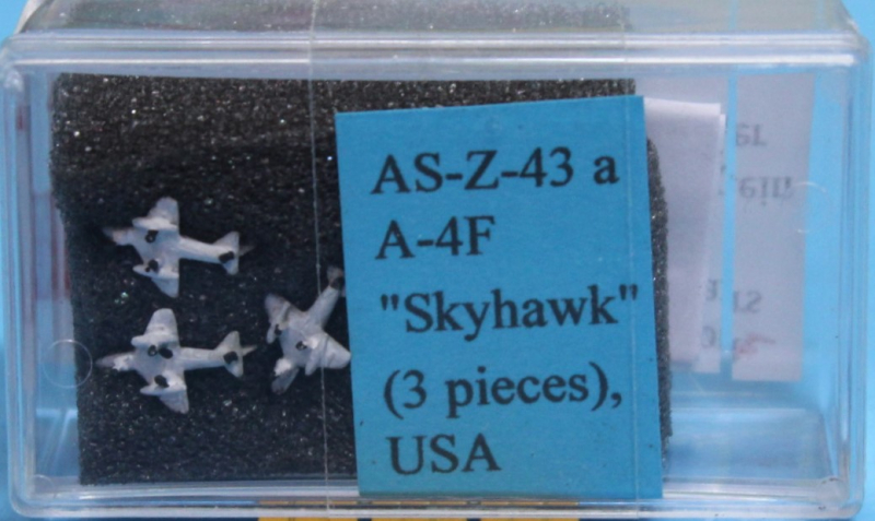 McDonnell-Douglas A-4 F Skyhawk (3 p.) USA 1957  Argos AS-Z 43a